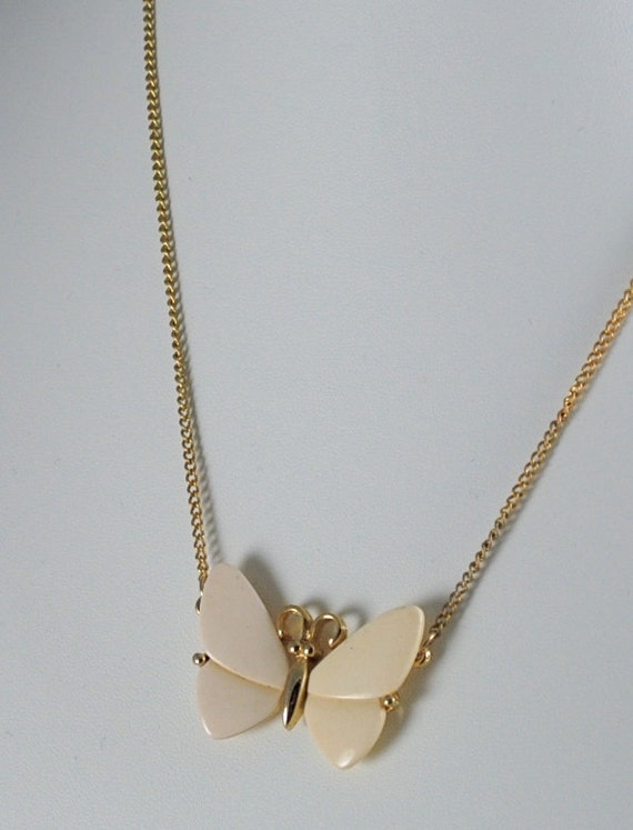 Butterfly Necklace Vintage Small Cream Colored Re… - image 5