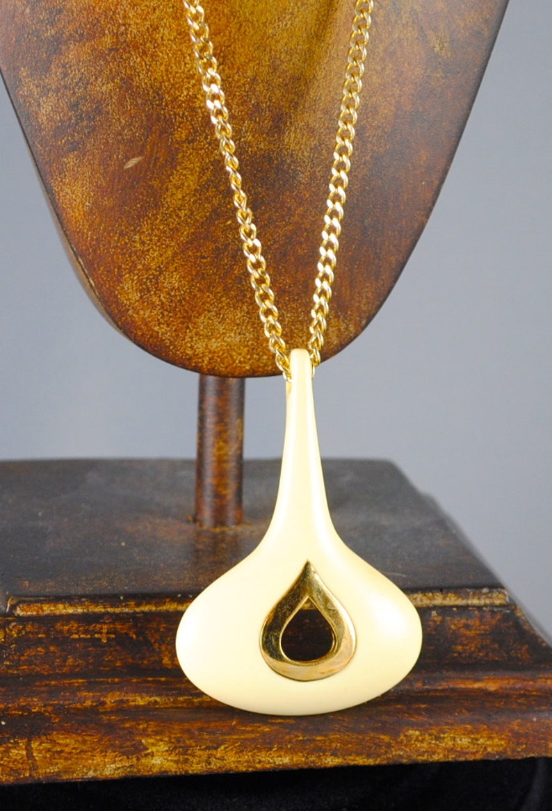 Vintage Necklace Lanvin-Like Resin Pendant 1970s