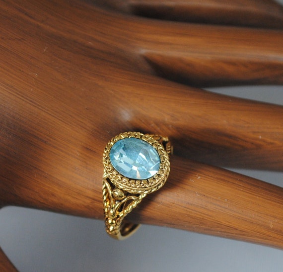Vintage Gorgeous Blue Crystal Ring 1970s