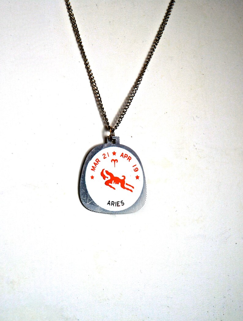 Aries Horoscope Vintage Horoscope Necklace The Ram Horoscope 1970's Horoscope Pendant Bild 2