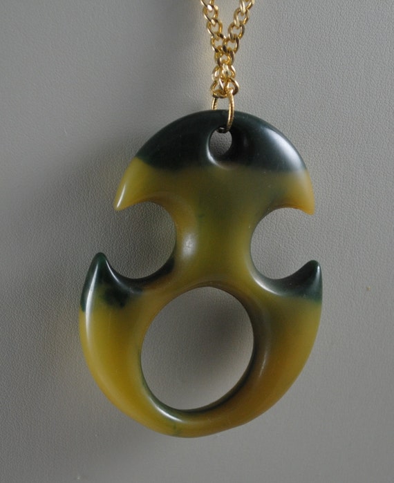 Vintage Lanvin-like Pendant Green Marbled Resin 1… - image 3