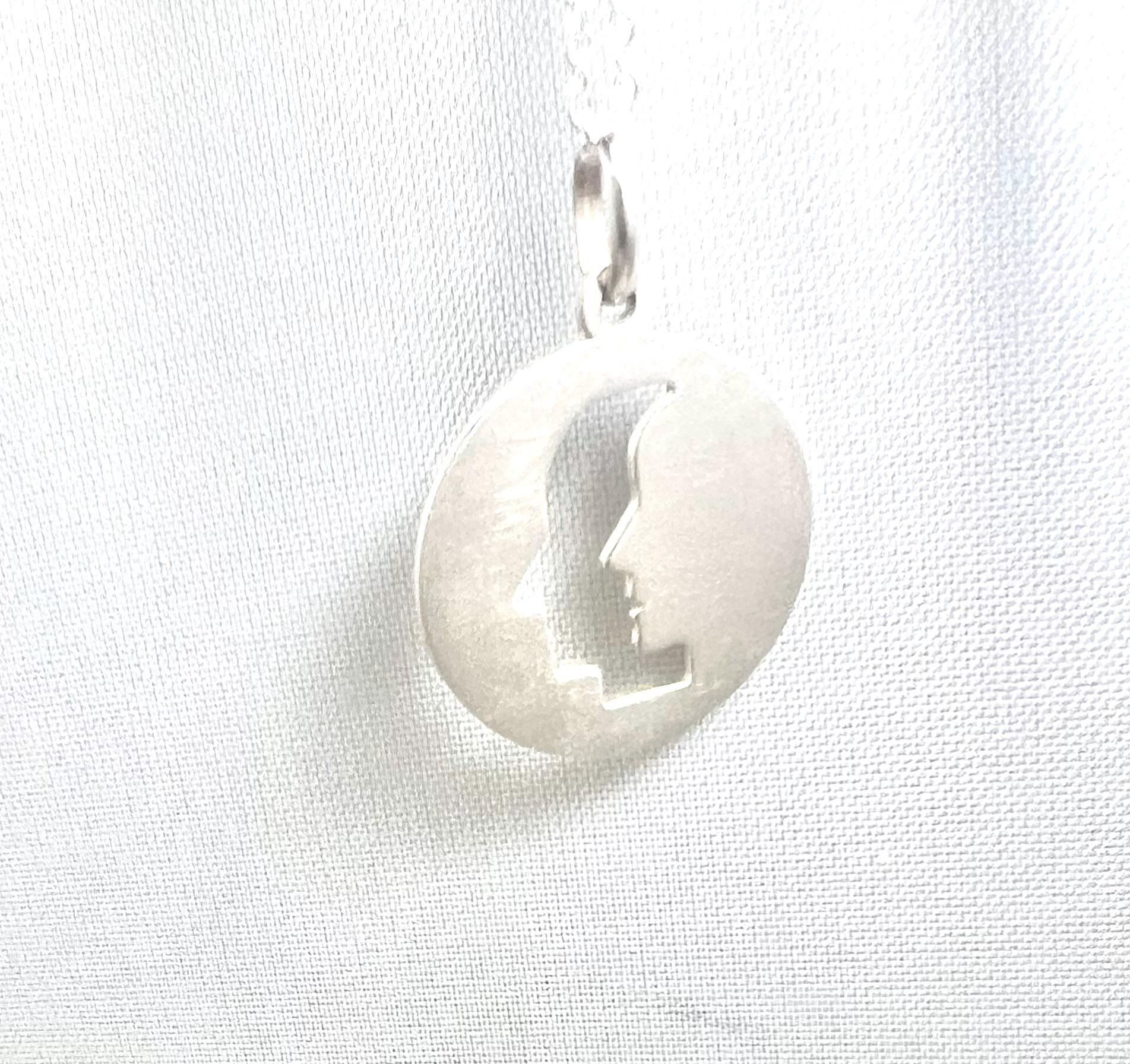Sterling Silver Vintage Double Face Pendant Necklace Silver