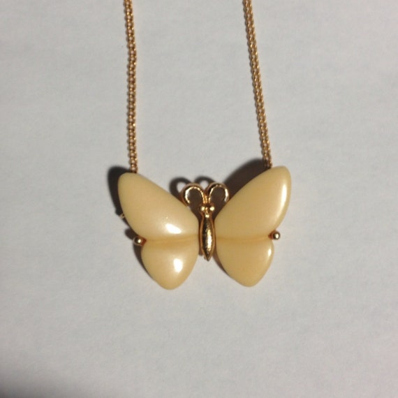 Vintage Small Butterfly Pendant 1970s Resin - image 3