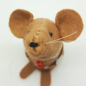 Mouse - Little handmade felt Orniment. Christmas gift or decoration Ginger bread mouse