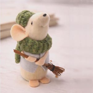 Handmade Felt Fall Mouse Decoration – Autumn Collectible Ornament for Animal Lovers