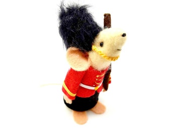 Kings Guard Mouse, A mouse from London, beefeater, felt mouse