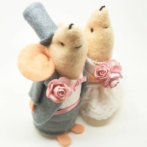 Wedding Cake topper, wedding Mice, Bride and groom mouse, decoration, orinament or gift, handmade from felt and made to your requirements image 5