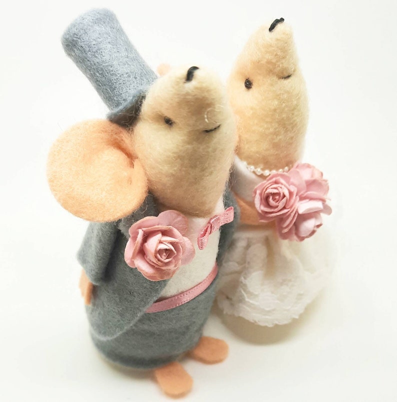 Wedding Cake topper, wedding Mice, Bride and groom mouse, decoration, orinament or gift, handmade from felt and made to your requirements image 5