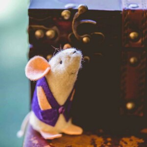 Handmade felt mouse ornament, image 5