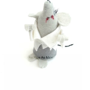 Zombie Felt ornimant Mouse, horror geeky gift, Halloween decoration image 3