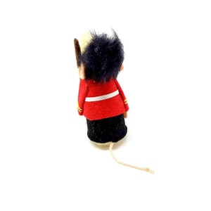 Kings Guard Mouse, A mouse from London, beefeater, felt mouse image 6