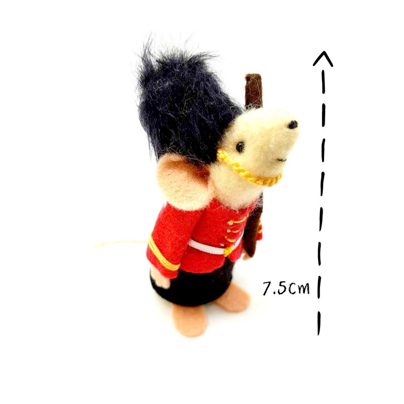 Kings Guard Mouse, A mouse from London, beefeater, felt mouse image 7