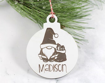 Personalized Gnome Christmas Ornament - Custom Round Bauble with Family Name - Funny Holiday Decoration - Engraved Santa Gnome
