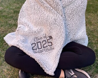 Custom Senior 2024 Sherpa Throw Blanket - CUSTOMIZE Name & CHOOSE Colors, Graduation Gift, College Graduate, Graduate Gift, 2025, 2026