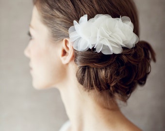 Wedding Hair Flower, Bridal silk hair flower - "Fleur"