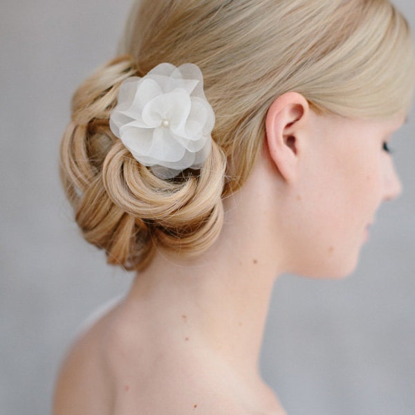 Braut Haarschmuck, Haarblume Hochzeit, Seidenblüte - "Florentine petit"