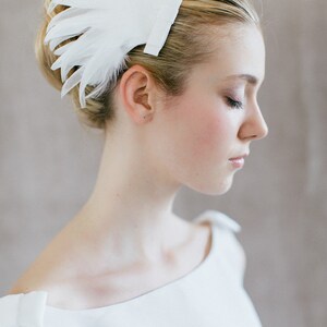 Bridal Hair Fascinator, wedding feather hair piece, Ella image 4