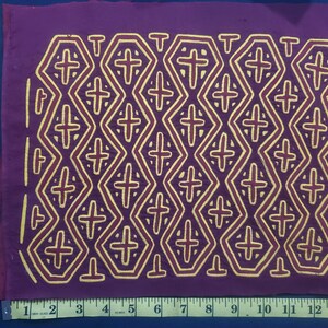 1400 7487 Mola quilt embroider by kunas indians in Panama Central America vintage 1476 cross left