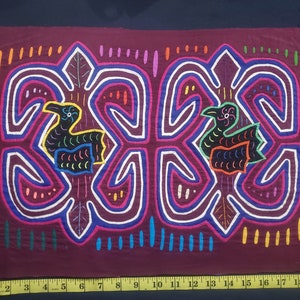 1400 7487 Mola quilt embroider by kunas indians in Panama Central America vintage 1478 bird left