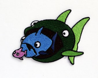 Big Fish Eats Little Fish Embroidered Patch, Iron On Patches for Jackets, Dog eat dog Ocean Beach Fishes Cute Fish eat Fish proverb