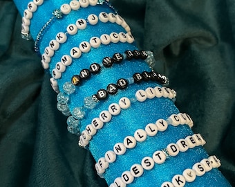 Set of 10 ‘1989’ inspired Friendship Bracelets