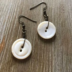 Vintage Mother of Pearl Earrings Small Squint