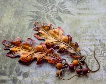 Pendientes de hoja de roble de otoño dorado y rojo, pendientes de hoja de otoño, pendientes de hoja de estilo vintage pintados a mano, pendientes de bosque boho, regalo para ella