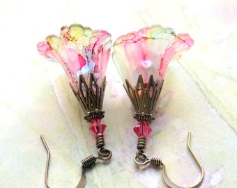 Multicolor "SWEET PEAS" Lucite Flower Earrings, Hand Painted Flower Boho Dangle Earrings, Vintage Style Earrings, Unique Gift for Her