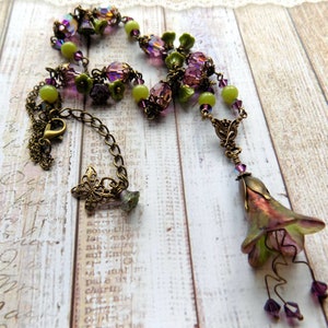 Plum-Purple Green Gold "Illusion of Time" Lucite Vintage Style Flower Pendant Necklace