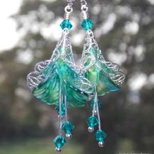 Pendientes de flores de color verde turquesa, pendientes boho, pendientes de flores pintadas a mano, pendientes de plata con filigrana, estilo vintage, regalo para el día de la madre