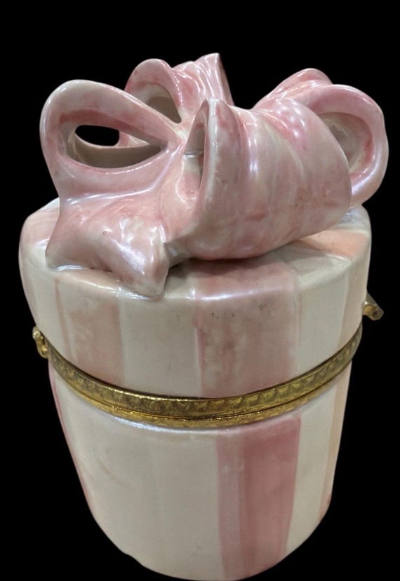 Vintage Hermitage Pottery Bow Trinket Box – Pink & White Hinged Keepsake – Romantic Vanity Decor View 4