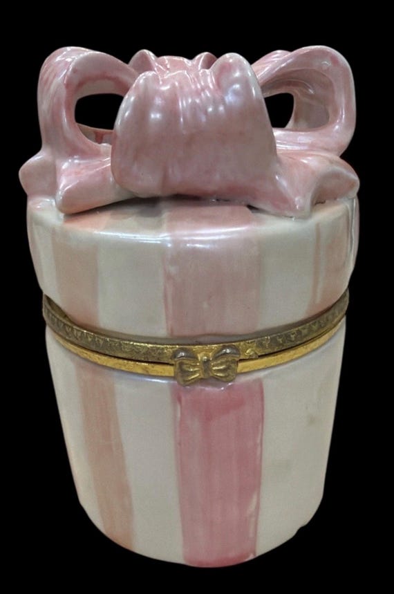 Vintage Hermitage Pottery Bow Trinket Box – Pink & White Hinged Keepsake – Romantic Vanity Decor View 5