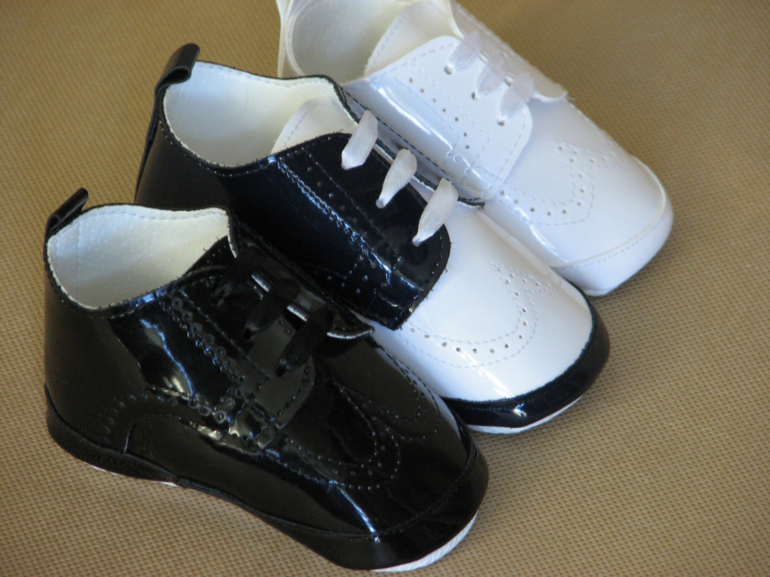 White Baby Shoes Baby Moccs Patent Leather Baby Shoes Handmade - Etsy