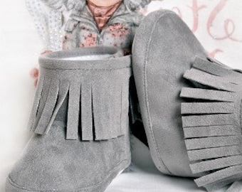 Baby winter shoes Handmade in Europe Grey baby shoes Grey winter shoes Winter baby boots Newborn boots First baby shoes Pink baby shoes