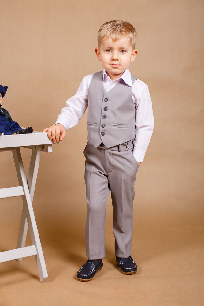 Amazon.com: LOLANTA Boy Short Suit Set 4pcs Clothes Set Shirt & Vest &  Shorts Bowtie (Black, 6 Years): Clothing, Shoes & Jewelry