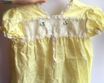 Vintage Yellow Dotted Girl's Dress // 24 months > white lace and flower yoke, puff sleeves