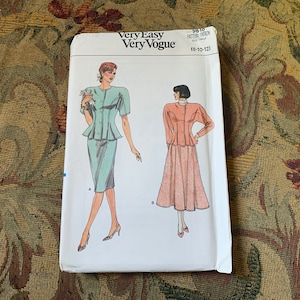 1980s Misses&#39; Jacket & Skirt Pattern // Vogue 9818 &gt; Sizes 8-10-12 &gt; semi-fitted, flared jacket, straight or flared skirt, suit &gt; Unused