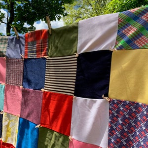 Vintage 1960s-1970s Tied Polyester Knit Quilt // 48x60&quot; &gt; 1960s-1970s fabrics, handmade &gt; as is for upcycle, salvage