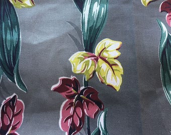 tissu décorateur vintage Mid-Century Ivy Leaf Print // 35x36" (4 pcs disponibles) >> rouge bordeaux, rose, vert sur tissage sergé gris