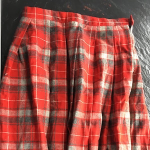 Vintage Mid-Century Red Wool Tartan Pleated Circle Skirt // Nottingham label &gt; 26&quot; waist, 33&quot; long &gt; metal zipper