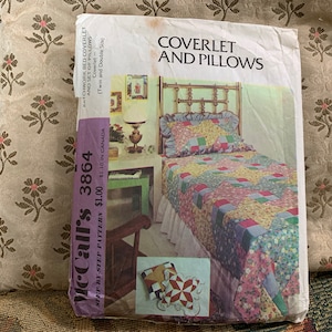 Vintage 1970s Patchwork Bed Coverlet & Set of Pillows Pattern // McCall&#39;s 3864 &gt; Twin or Double Size &gt; pinwheel star quilt block