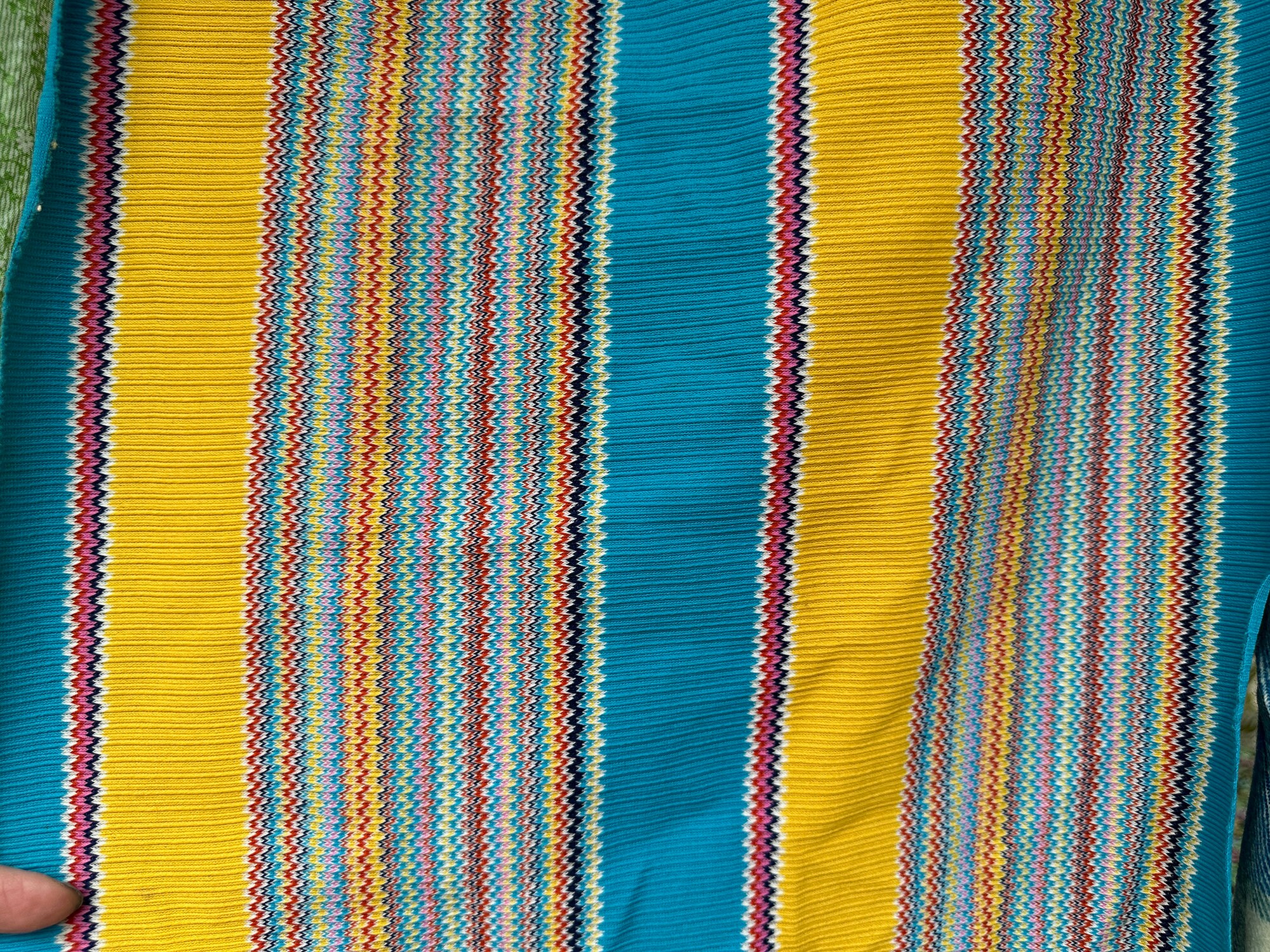 Vintage Ribbed Knit Zig Zag Stripe Fabric Scrap // 15x43