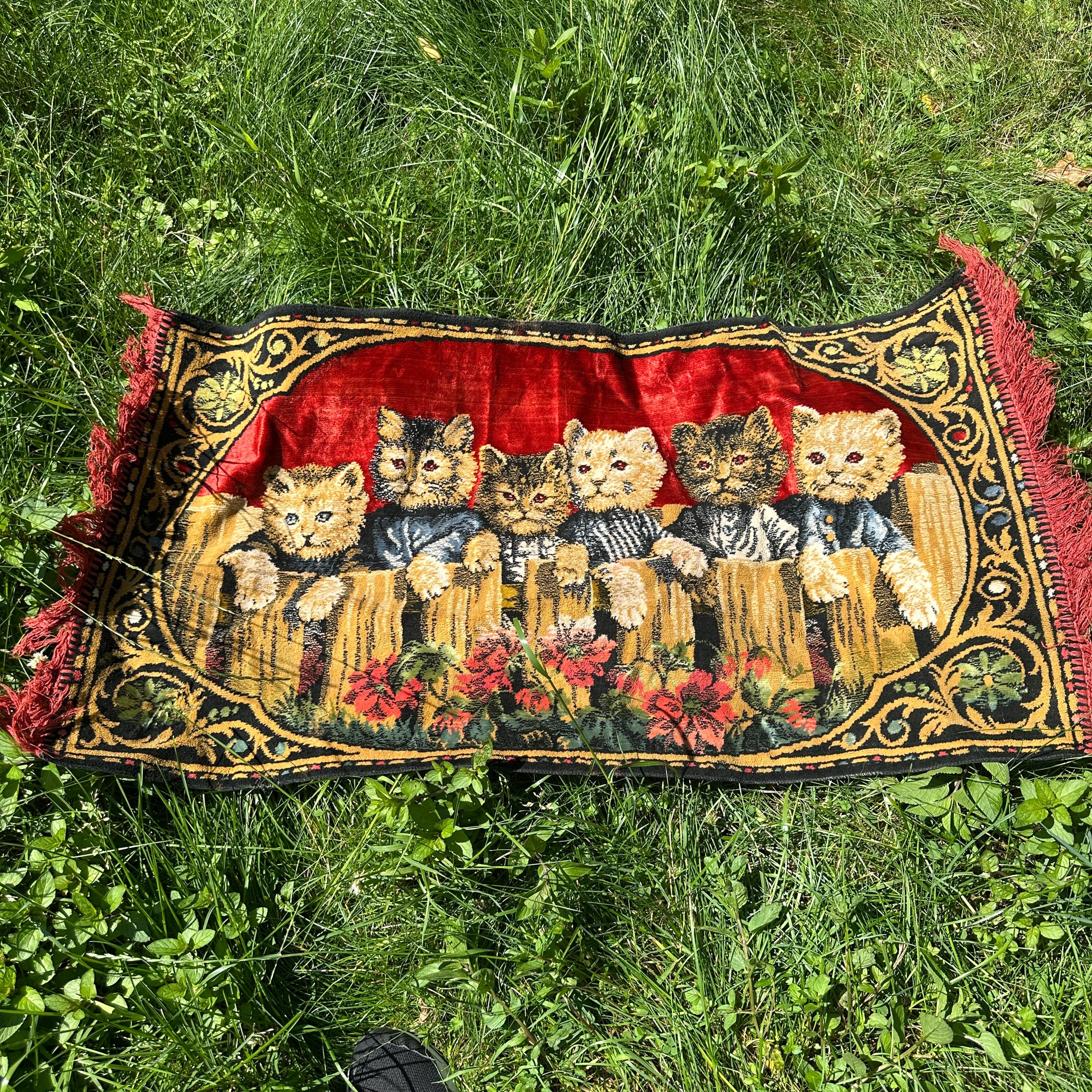 Vintage Kitty Cats Picture Rug // 21x40