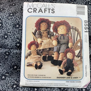 Raggedy Ann and Andy Dolls Pattern // McCall's 8551 > Doll Sizes 13" & 20" > stuffed cloth dolls and face transfers