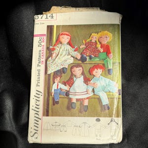 ヴィンテージ1960年代の布人形と服の型紙 // Simplicity 5714 > 女の子と男の子 > 高さ15インチと24インチ、3種類の表情