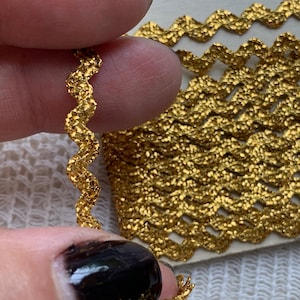 Vintage Metallic Gold Rick Rack // 142&quot; x 3/16&quot; (almost 4 yards) &gt; metallic zig zag braid trim