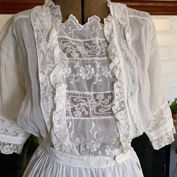 Antique Vintage Sheer White Lawn, Batiste & Lace Dress // Edwardian to 19-teens > tucks, heirloom, embroidery, pouter pigeon bodice, snaps