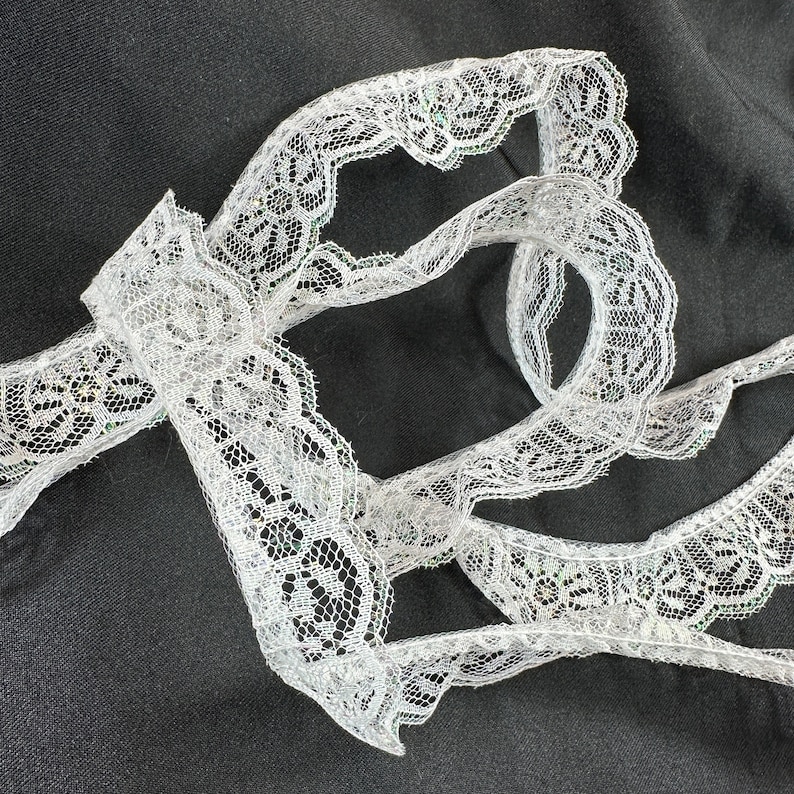 Iridescent Gathered White Lace Edging Trim // 45x1