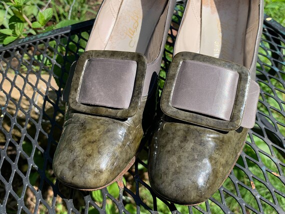 Vintage 1960s Olive Green & Grey Shoes by La Bell… - image 2