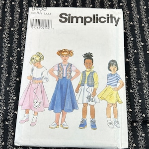 Child&#39;s Vest, Skirt and Knit Top Pattern // Simplicity 8439 &gt; Child sizes 3-4-5-6 &gt; long or short flared skirt, optional poodle, Scotty dog